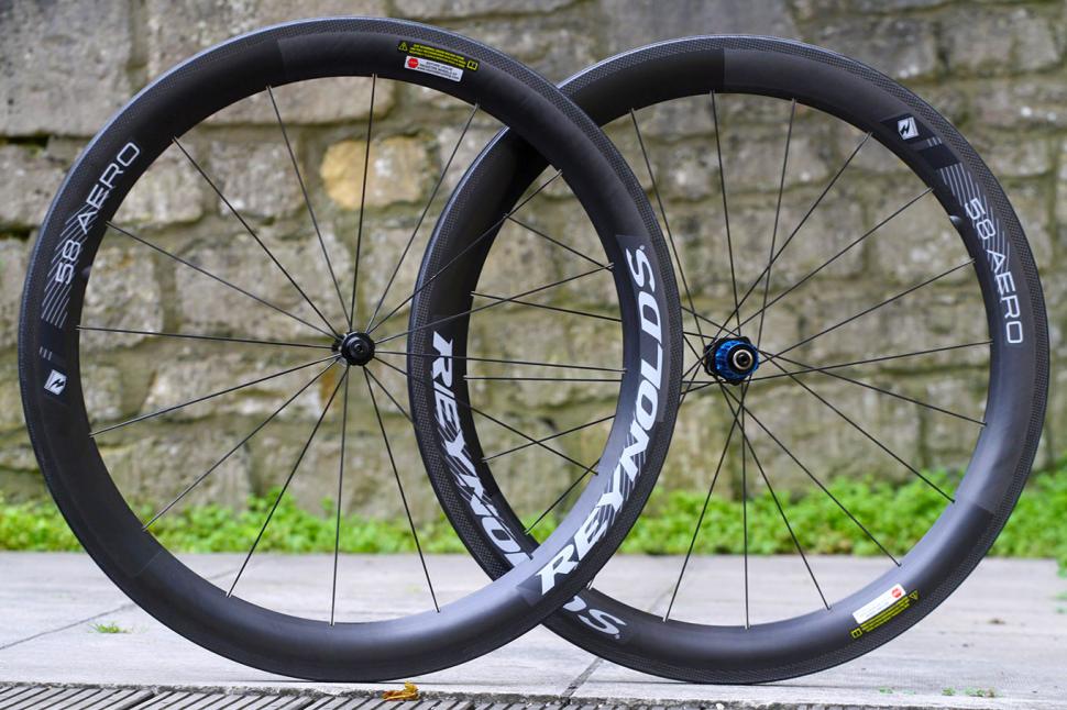 Road bike best sale clincher wheels